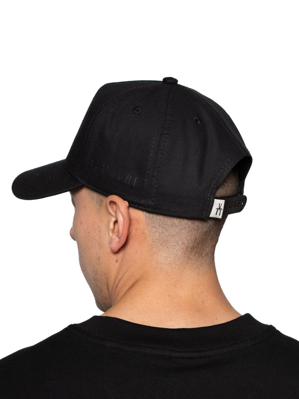 Gorra Negra Unisex de Algodón con Regulador y Bordado Tono a Tono