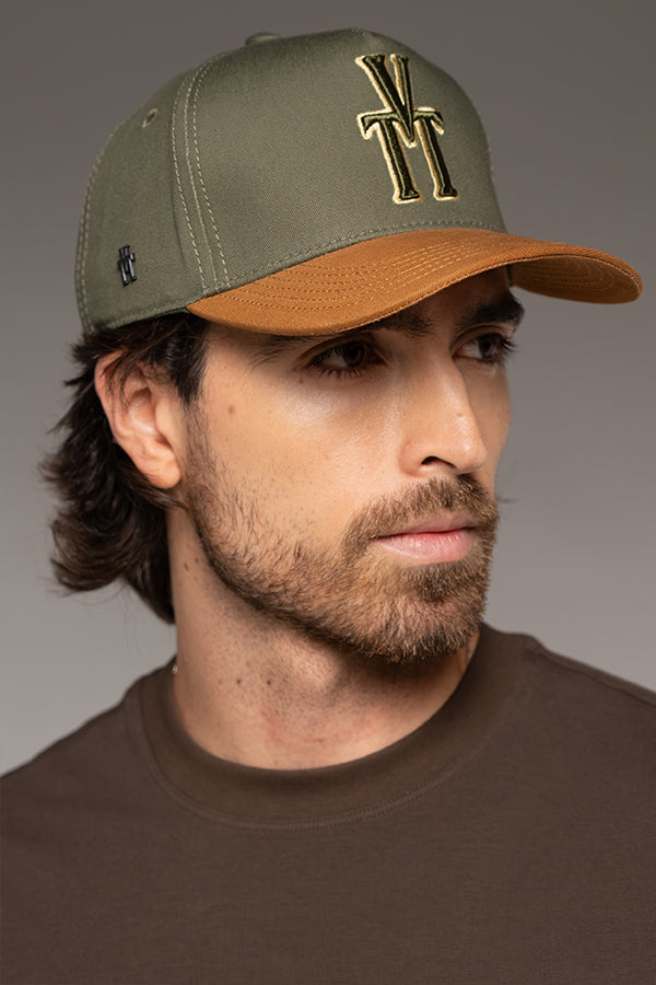 Gorra Unisex Bordada Color Verde y Ocre